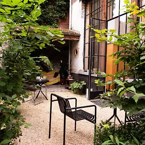 antwerp-loft-art-and-chill-free-parking.hotelsghent.com/
